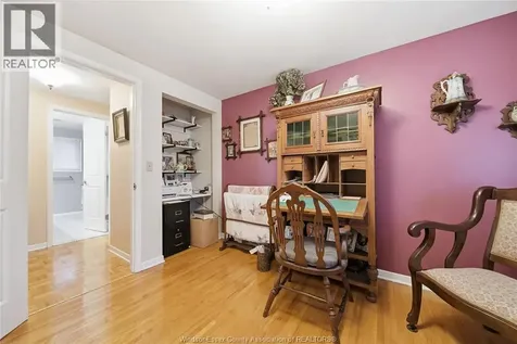 10682 Keating Crescent Windsor ON N8R 1T5