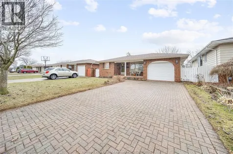 10682 Keating Crescent Windsor ON N8R 1T5