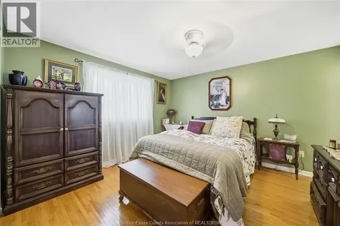 10682 Keating Crescent Windsor ON N8R 1T5