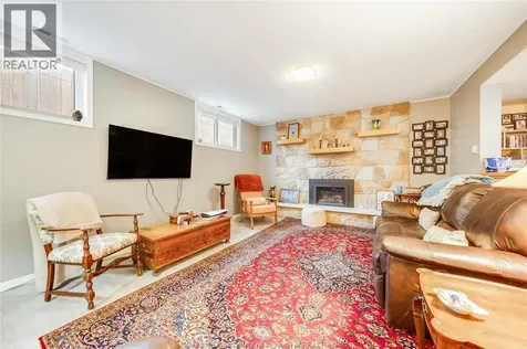 10682 Keating Crescent Windsor ON N8R 1T5