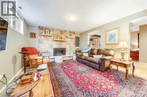 10682 Keating Crescent Windsor ON N8R 1T5