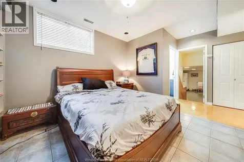 10682 Keating Crescent Windsor ON N8R 1T5