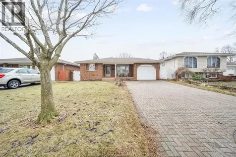 10682 Keating Crescent Windsor ON N8R 1T5