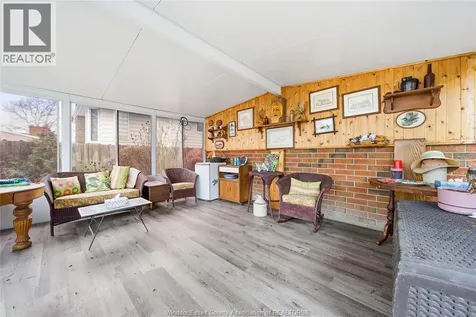 10682 Keating Crescent Windsor ON N8R 1T5