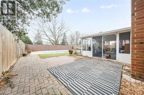 10682 Keating Crescent Windsor ON N8R 1T5