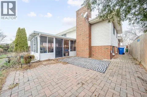 10682 Keating Crescent Windsor ON N8R 1T5