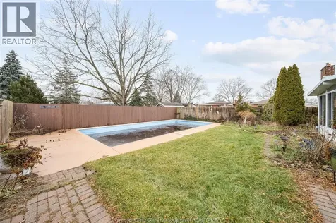 10682 Keating Crescent Windsor ON N8R 1T5