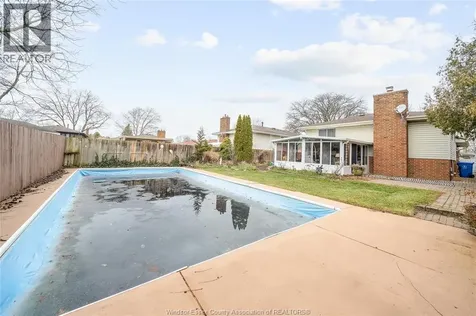 10682 Keating Crescent Windsor ON N8R 1T5