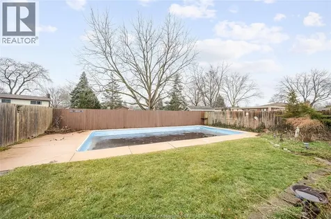 10682 Keating Crescent Windsor ON N8R 1T5