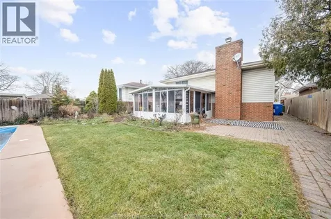 10682 Keating Crescent Windsor ON N8R 1T5
