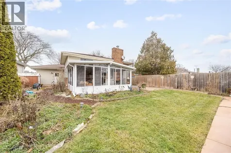 10682 Keating Crescent Windsor ON N8R 1T5