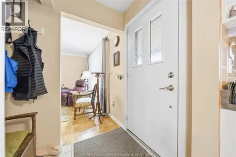 10682 Keating Crescent Windsor ON N8R 1T5
