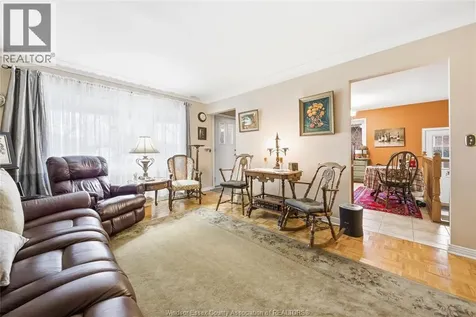10682 Keating Crescent Windsor ON N8R 1T5