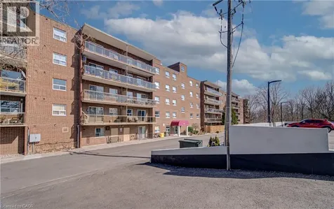 793 Colborne Street Brantford ON N3S 7J3