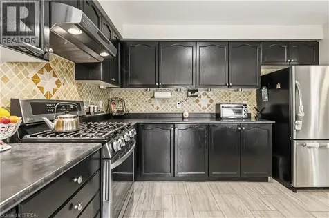 156 Osborn Avenue Brantford ON N3T 6S7