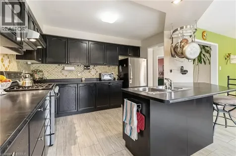 156 Osborn Avenue Brantford ON N3T 6S7