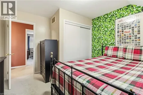 156 Osborn Avenue Brantford ON N3T 6S7
