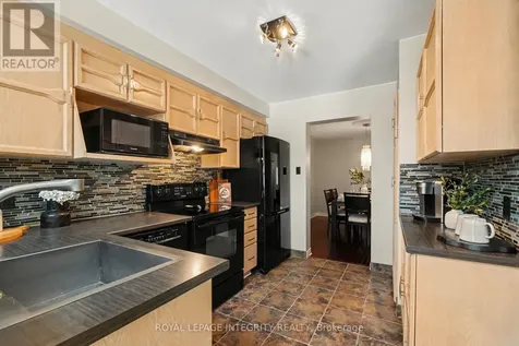 52 Blackdome Crescent Ottawa ON K2T 1A9