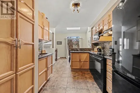 52 Blackdome Crescent Ottawa ON K2T 1A9