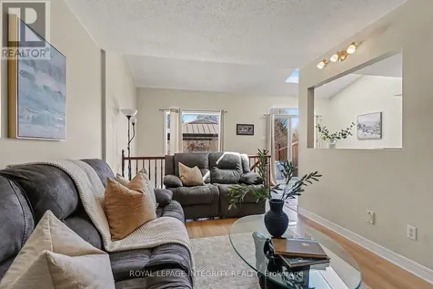 52 Blackdome Crescent Ottawa ON K2T 1A9