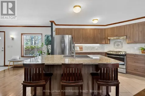 8250 County Road 17 Road Clarence-rockland ON K4K 1K7