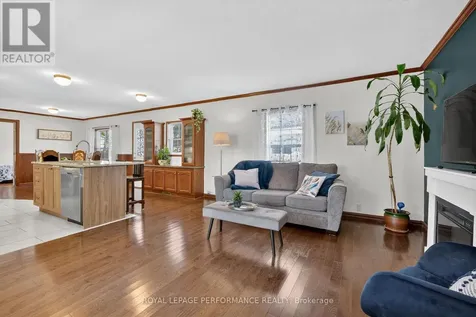 8250 County Road 17 Road Clarence-rockland ON K4K 1K7