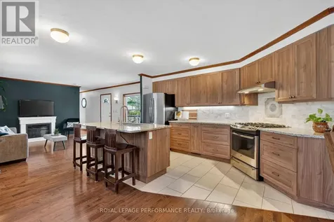 8250 County Road 17 Road Clarence-rockland ON K4K 1K7