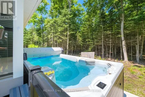 110 Maple Golf Crescent Northern Bruce Peninsula ON N0H 2R0