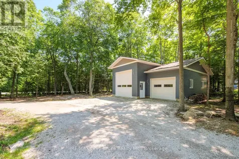 110 Maple Golf Crescent Northern Bruce Peninsula ON N0H 2R0