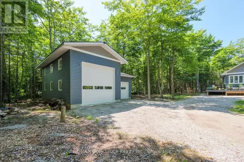 110 Maple Golf Crescent Northern Bruce Peninsula ON N0H 2R0