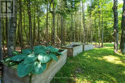 110 Maple Golf Crescent Northern Bruce Peninsula ON N0H 2R0