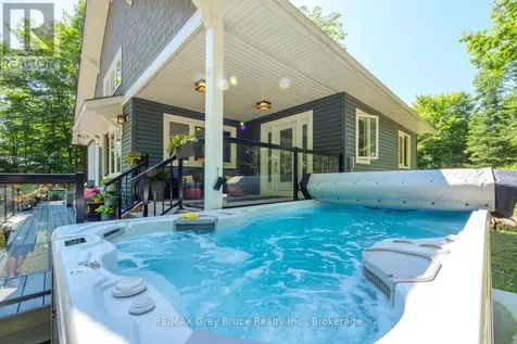 110 Maple Golf Crescent Northern Bruce Peninsula ON N0H 2R0