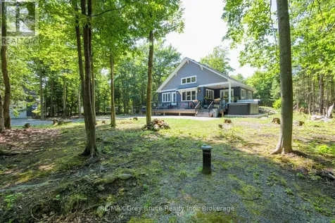 110 Maple Golf Crescent Northern Bruce Peninsula ON N0H 2R0