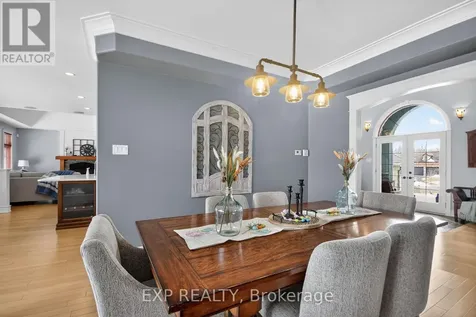 6715 Suncrest Drive Ottawa ON K4P 0B3