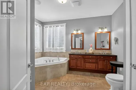 6715 Suncrest Drive Ottawa ON K4P 0B3