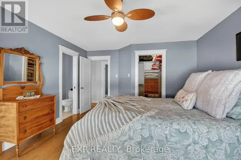 6715 Suncrest Drive Ottawa ON K4P 0B3