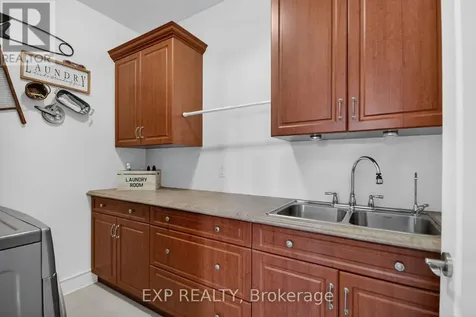 6715 Suncrest Drive Ottawa ON K4P 0B3