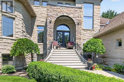 6715 Suncrest Drive Ottawa ON K4P 0B3