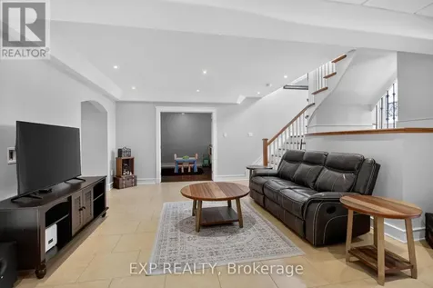 6715 Suncrest Drive Ottawa ON K4P 0B3