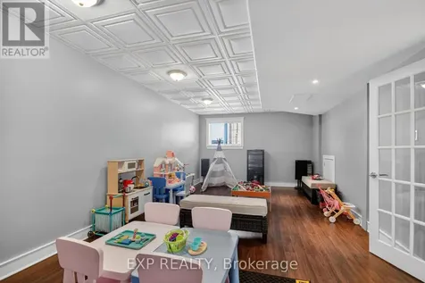 6715 Suncrest Drive Ottawa ON K4P 0B3
