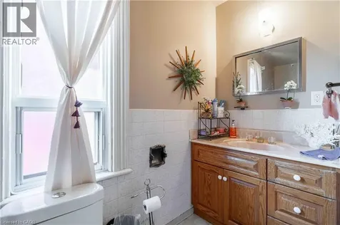 20 Milton Avenue Hamilton ON L8L 6E6