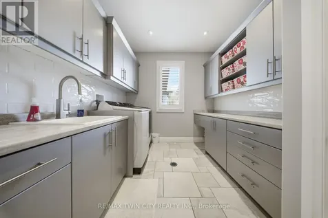 29 Wallace Court Brantford ON N3T 5L7