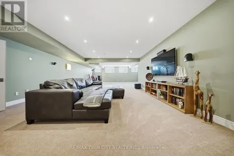 29 Wallace Court Brantford ON N3T 5L7