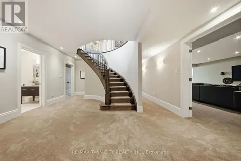 29 Wallace Court Brantford ON N3T 5L7