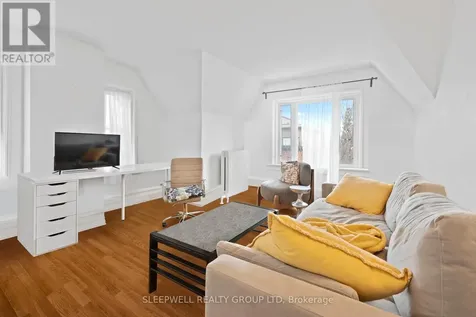 84 Fourth Avenue Ottawa ON K1S 2L2