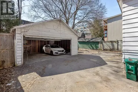 84 Fourth Avenue Ottawa ON K1S 2L2