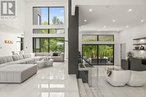 553 Shoreway Drive Ottawa ON K4P 0G3