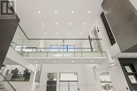 553 Shoreway Drive Ottawa ON K4P 0G3