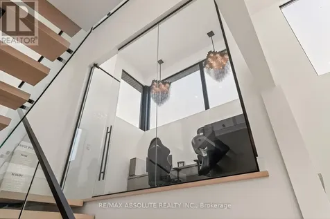 553 Shoreway Drive Ottawa ON K4P 0G3