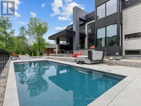 553 Shoreway Drive Ottawa ON K4P 0G3